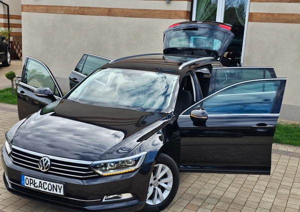 Volkswagen Passat cena 63800 przebieg: 180000, rok produkcji 2019 z Tuszyn małe 562